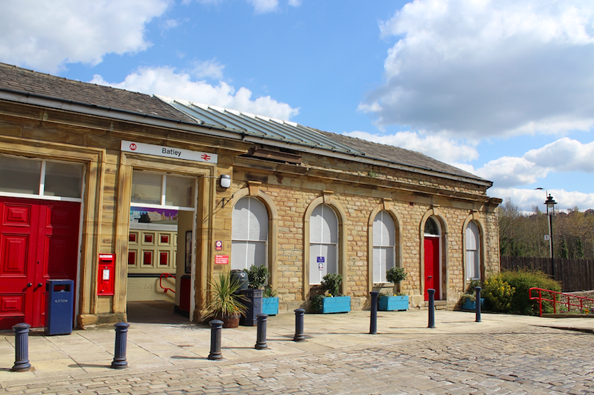 Calling all Knitters for the Batley T’Rainbow