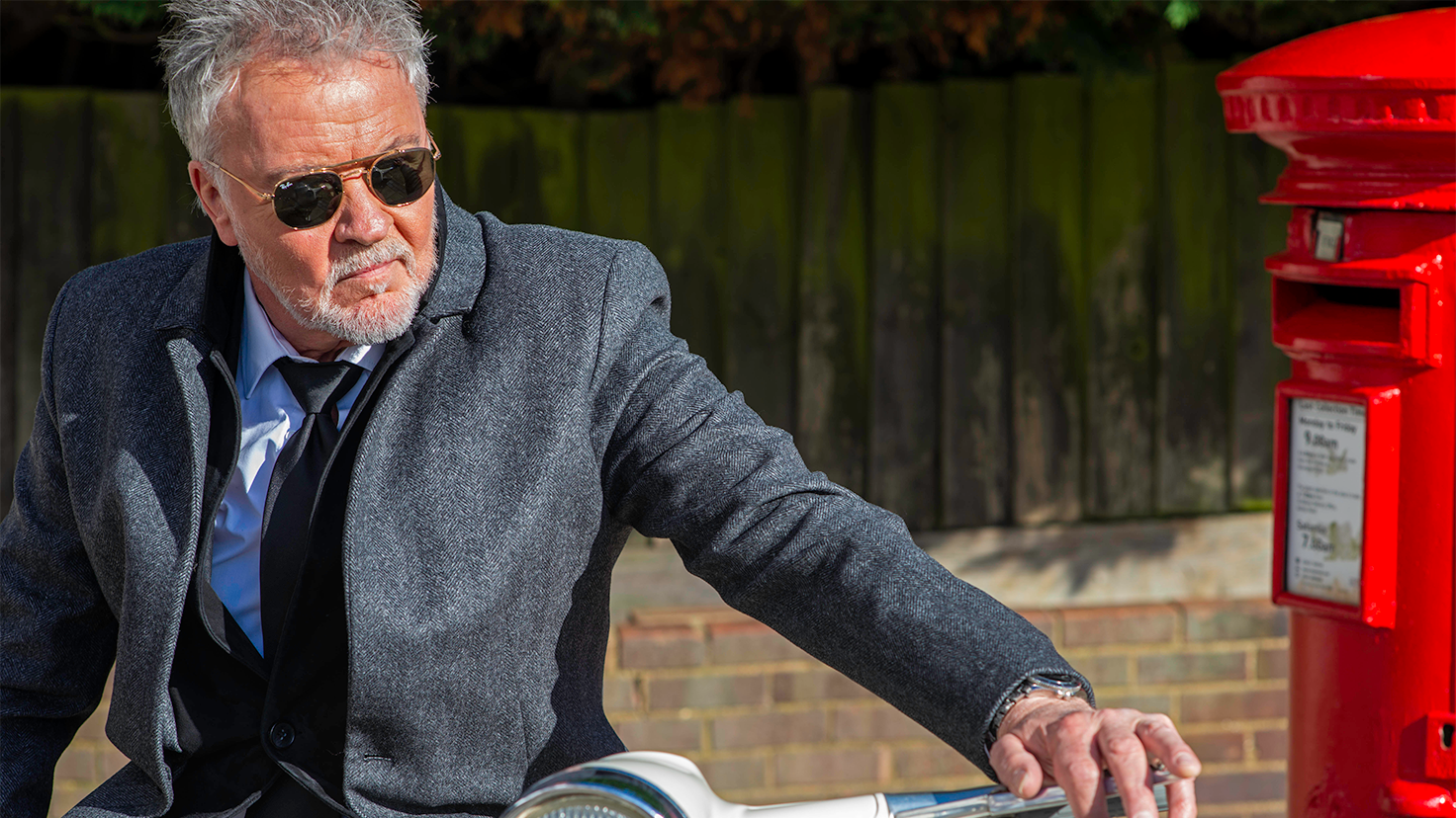 Behind the Lens with Paul Young - Unique Show Comes to Holmfirth