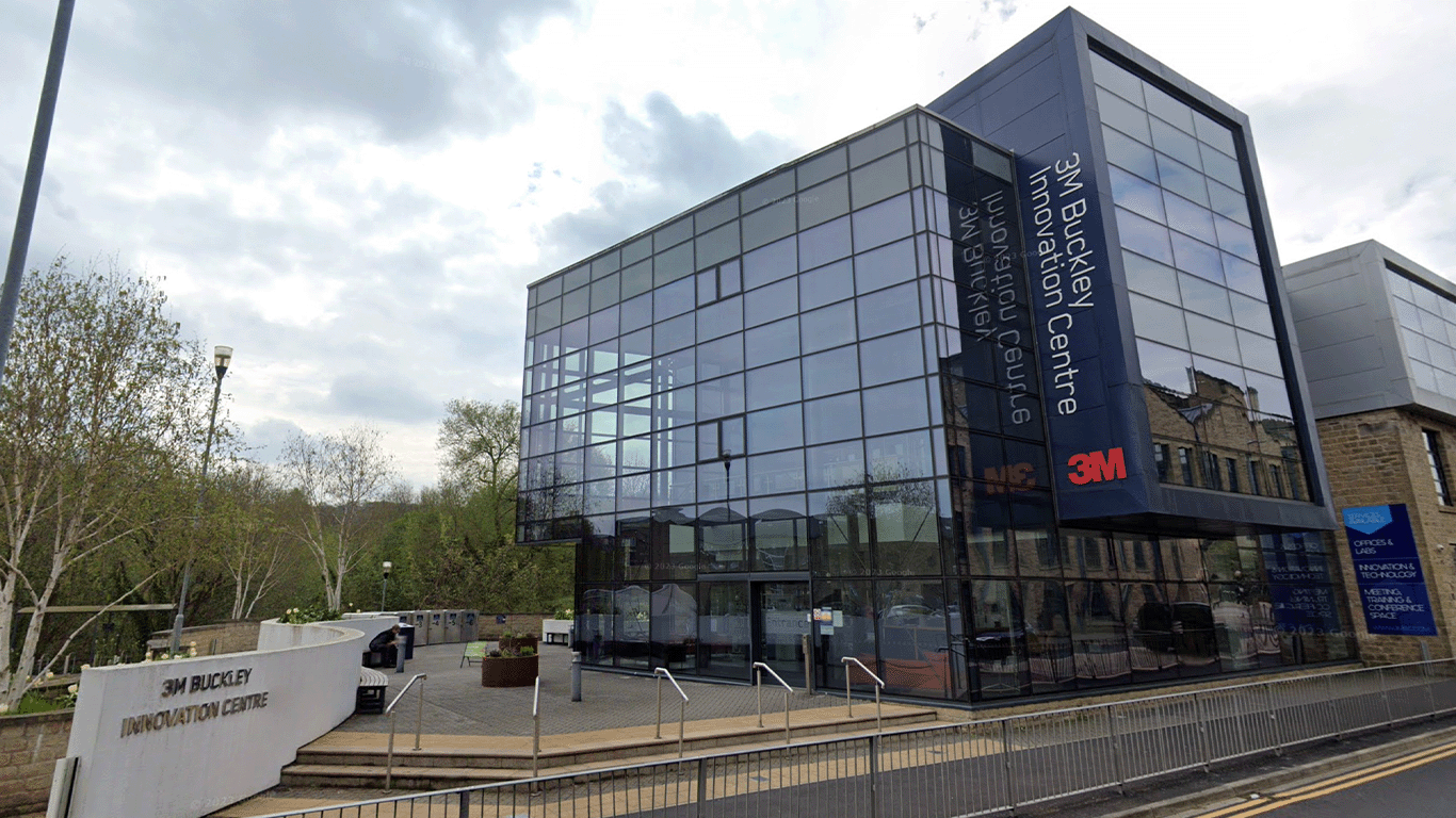 Huddersfield Business School Welcomes 14 Organisations to Fourth Help to Grow Programme