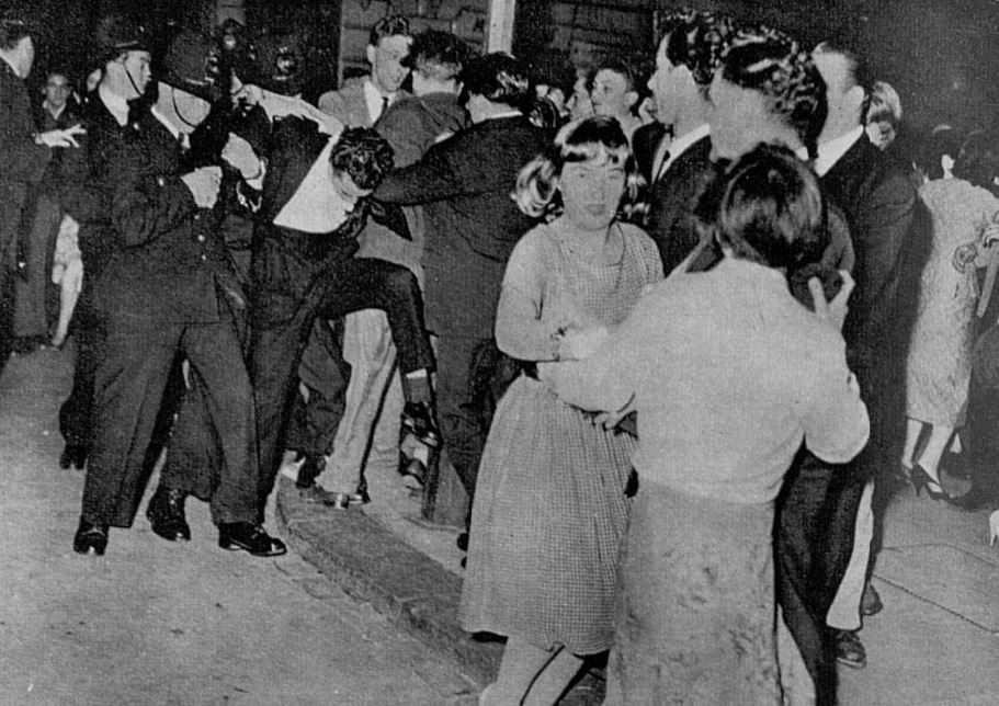 The Notting Hill and Nottingham Riots (1958) | Windrush Tapestry